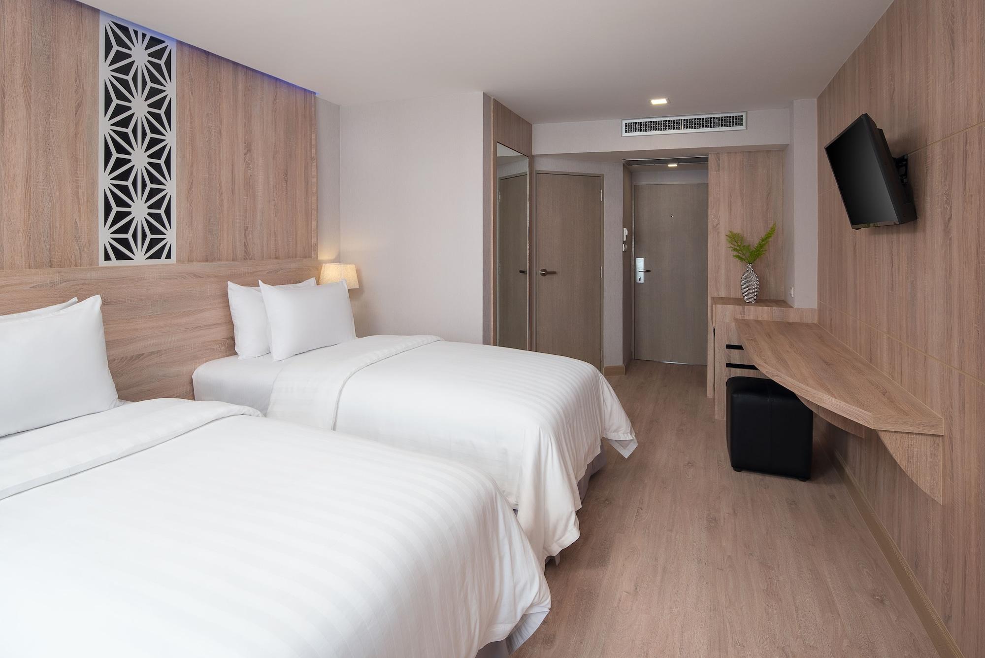 Rodina Beach Hotel Pantai Jomtien Luaran gambar