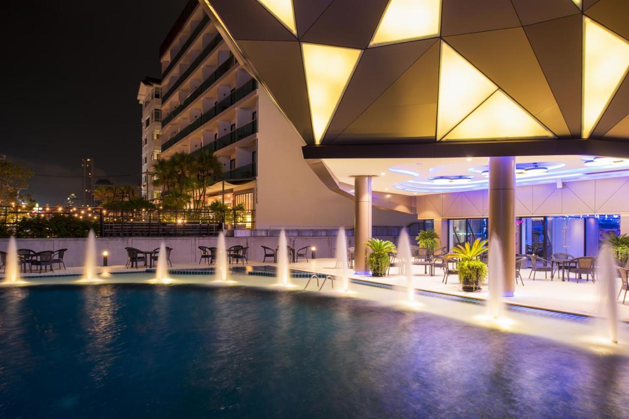 Rodina Beach Hotel Pantai Jomtien Luaran gambar