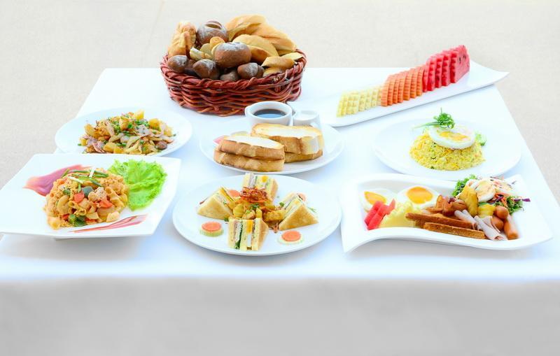 Rodina Beach Hotel Pantai Jomtien Luaran gambar