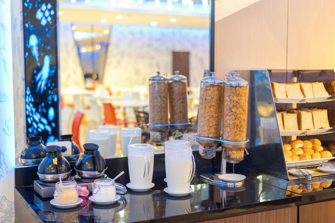 Rodina Beach Hotel Pantai Jomtien Luaran gambar
